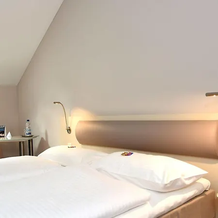 Готель Hotel Bonn City
